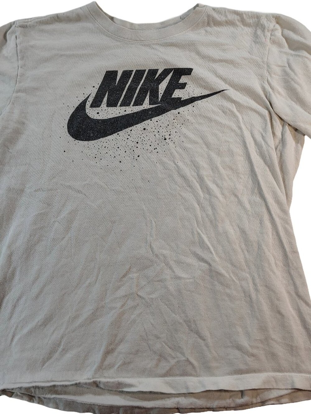 Men's Medium Short Sleeve White & Black Speckled Spray Painted Nike Tee